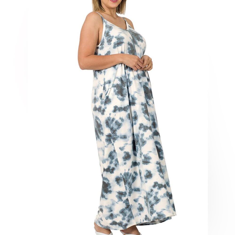 Zenana Outfitters Blue and White Casual Top